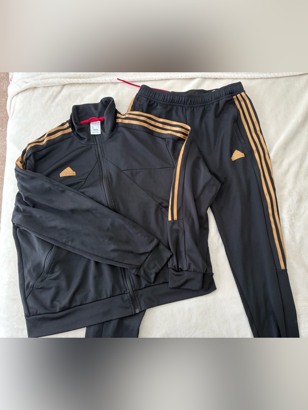 Adidas Black & Gold Men’s Track suit Sz L